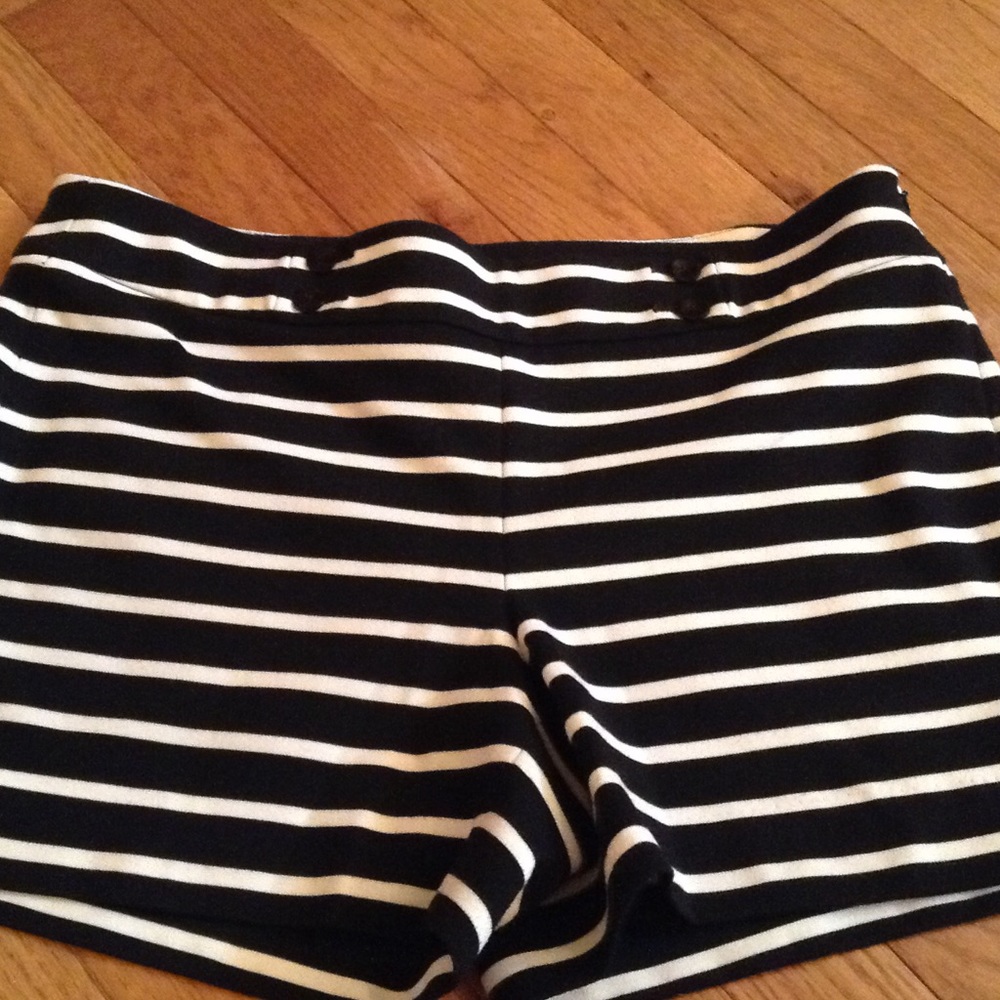 WHITE HOUSE BLACK MARKET Shorts NWOT